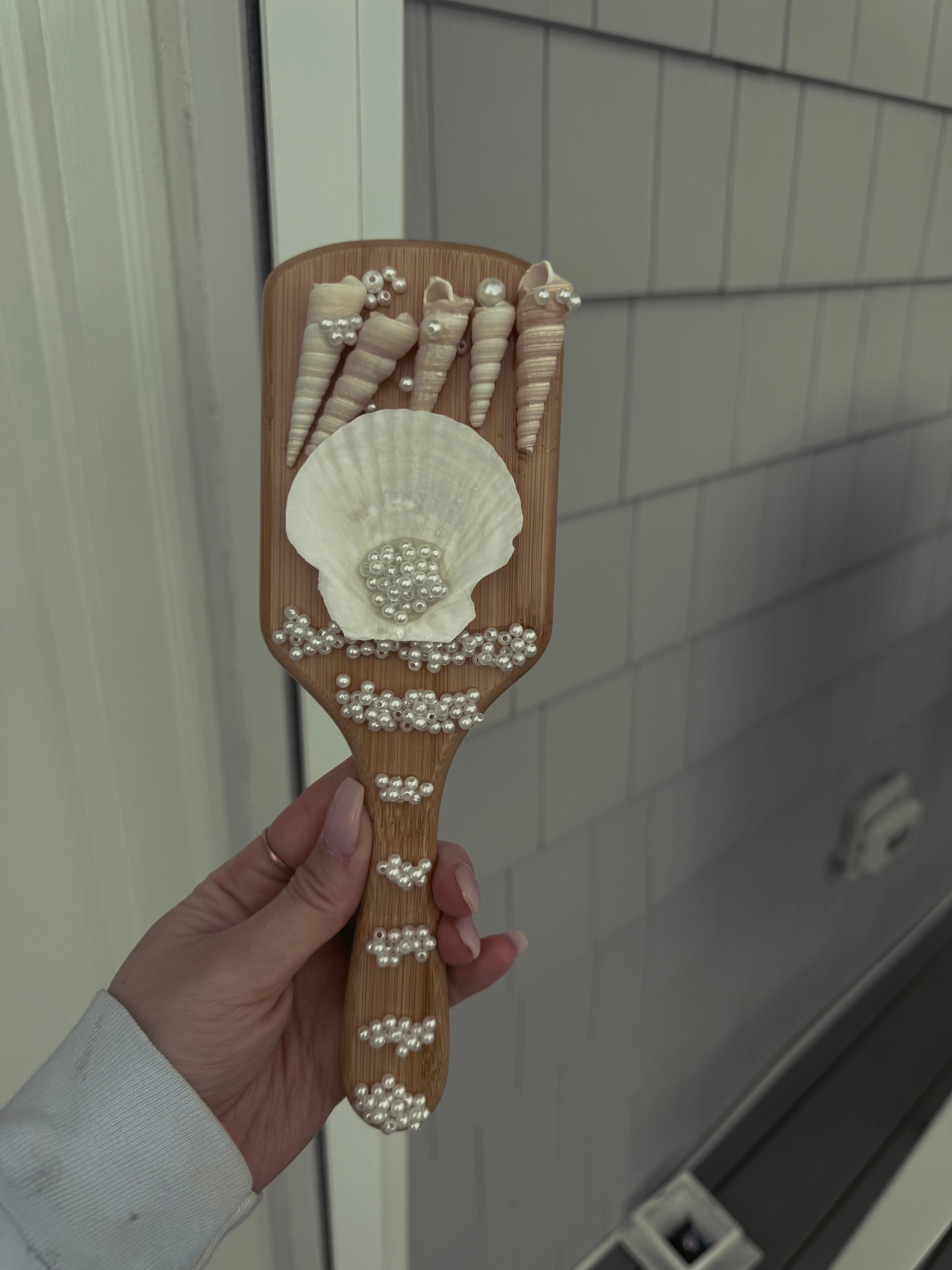 Chloe Seashell Hair Brush 4