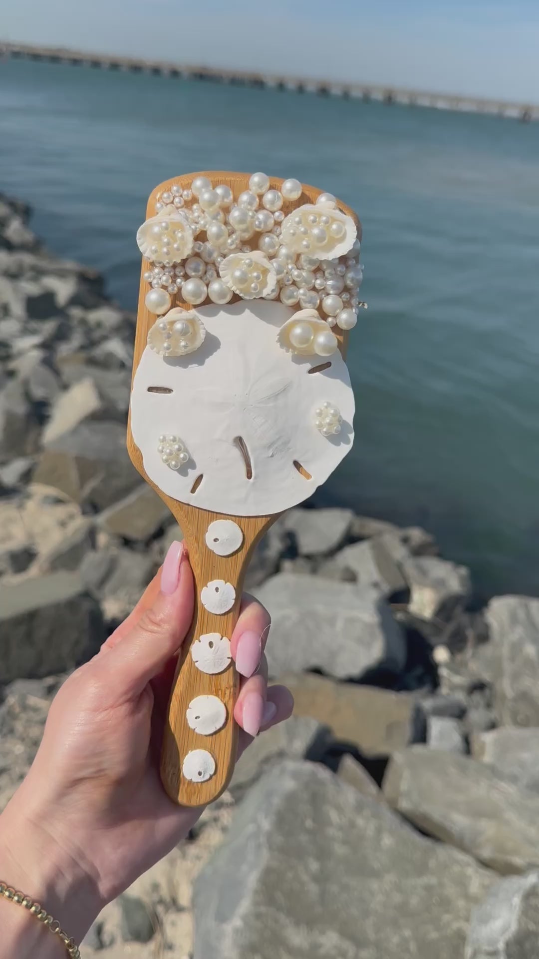 Chloe Seashell Hair Brush 2